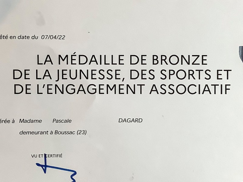 Pascale DAGARD reçoit une&nbsp;médaille