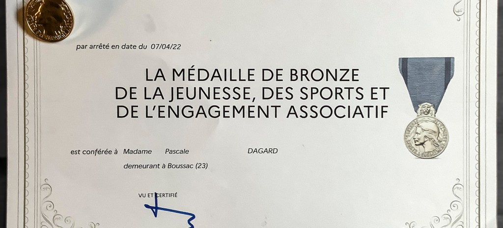 Pascale DAGARD reçoit une&nbsp;médaille